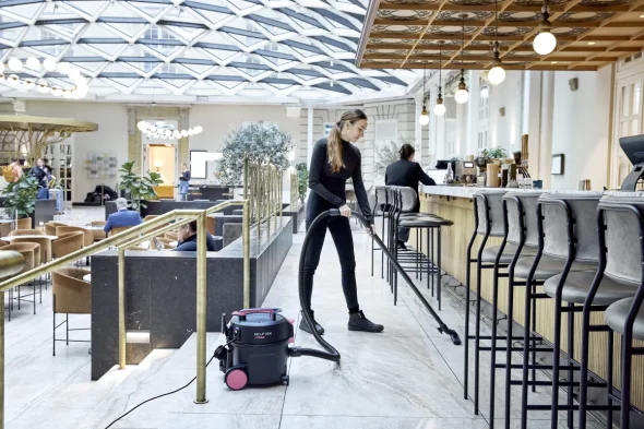 Nilfisk VP300 HEPA Pink, Den super flotte nye model - Stt brysterne!